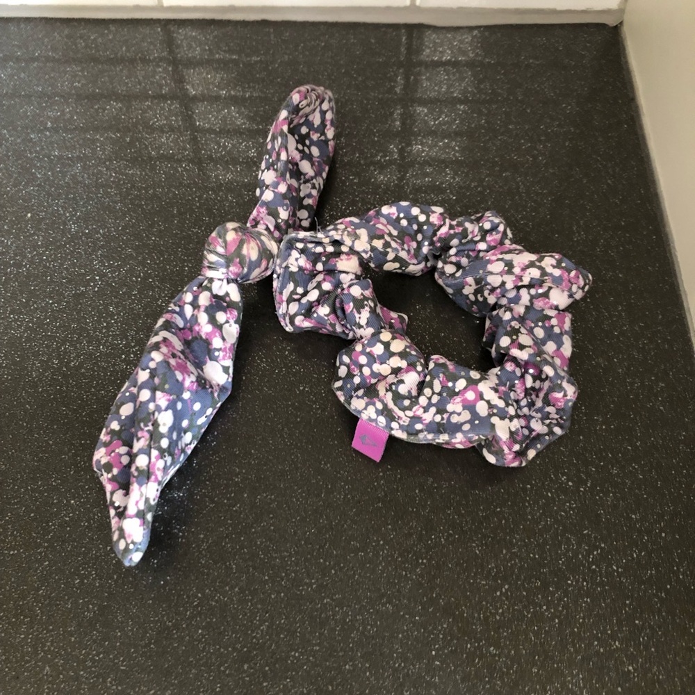RARE Ivivva by Lululemon girl’s hair scrunchie